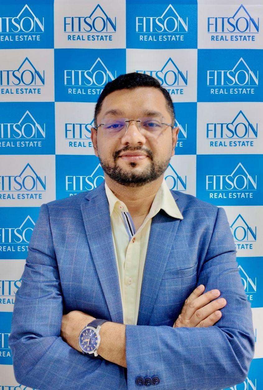 MUHAMMAD NAVEED CEO & SENIOR PROPERTY CONSULTANT
